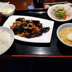 上海華龍 - 【2022.7.26(火)】本日の日替わり①(豚肉とナスのみそ炒め&ライスセット)900円