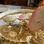 手打ラーメン みうら - 香ばしい燻製チャーシューも嬉し❣️