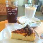 My Home Coffee, Bakes, Beer - ■桃のムース
      ■桃のバスク風チーズケーキ
      ■アイスコーヒー