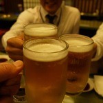 梅田明月館 - やっぱり、生ビール！でかんぱ～い。