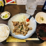 家庭料理居酒屋 よってって - ♪トンテキ風定食¥500