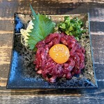 甲州精肉酒臓 - 青森県産馬ユッケ刺し