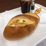Anderusen - チーズパン 320円
                      焼きたてがめちゃくちゃ美味しかった☆