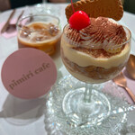 Pimiri cafe - ティラミスとアイスカフェラテ