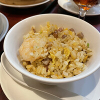 萬珍樓 本店 - 五目炒飯(２人で分けましたがお茶碗1.5杯／人ほどあります)