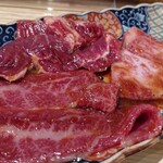 焼肉ホルモン髙木 - オススメ タレ３種盛り(左上から上ハラミ、上カルビ、手前赤身)