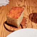 sio - ル・ルソールのフォカッチャ。温かいうちに食べ出すとこれだけで食べきってしまいそうなほど美味しいです(*^^*)♡