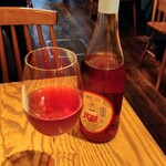 sio - アラカルトでリクエストしたジャンピンジュースのハーフフル。インスタなど見ていると鰹カルパッチョとペアリングされているみたい。自宅でボトル買いしたことも確かあった記憶。たまに飲みたくなるの〜