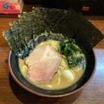 大岡家 - ラーメン720円麺硬め。海苔増し80円。