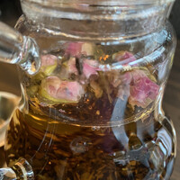 家寶 跳龍門 - バラのお茶。バラにはトゲがある。香り高い
