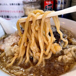 Menya Himari - 麺量は中盛で250g。。。太めの縮れ麺ですね。