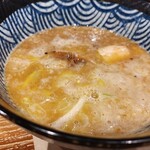 Menshou Taketora - 魚介ベースの豚骨スープ