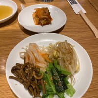 ビーフキッチン 渋谷店 - おかわり後の私の小皿。