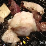 町屋やきにく密陽家 - でか！2013.3.27(水)塩ホルモン盛合せ三人前、てんこ盛りご飯＼(^o^)／最高です！