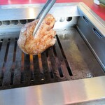 銀座 焼肉R - タン焼いてます