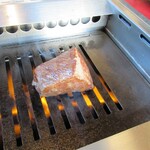 銀座 焼肉R - 芯たま焼いてます