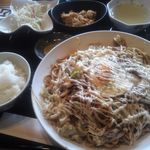 タブール・カムザ - 