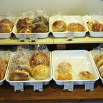 白楽ベーグル - 店内に並ぶベーグル