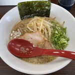 きのした屋。チュウカヤ - 醤油ラーメン（背脂あり）