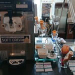 ブッフェレストラン トップ オブ ミヤコ - マンゴーとマンゴーソース、黒豆があったら最高…ソフトクリームコーナー(チョコ、キャラメルソース、黒蜜、きなこ、コーンフレーク、フルグラ)