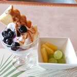 ブッフェレストラン トップ オブ ミヤコ - フルーツもお代わり(パイナップル、ぶどう)