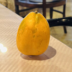 ヨロンの味たら - ◎ヨロン島で栽培しているミズレモン。パッションフルーツの仲間で希少価値が高い果物。