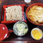 尾張屋 - 料理写真:城山地たまごのカツ丼とミニ蕎麦セット_¥1,000