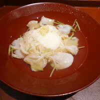 馳走 啐啄一十  - 肥後手延べ素麺ゆきやぎ(熊本県南関)、本ミル貝(正式名:波貝、愛媛県産)、摺り山芋載せ、羅臼昆布出汁のお椀(広島県竹原の軟水)