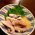 下津井のタコを酢味噌で！これがお通しなんです。びっくりです。