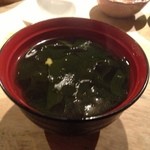 魚こころ - 夜定食締めのわかめタップリのお吸い物