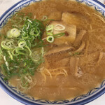 元祖赤のれん雄ちゃんラーメン - ラーメン（カタ、平打ち）650円なり