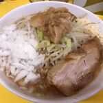 ラーメン ヒカリ - ラーメン小 玉ねぎ 「ニンニクアブラ」(840円)