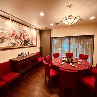 《Completely equipped with private rooms》 Available for small to large groups.