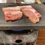 Ooike Hoteru - 桜ポークの脂で焼く