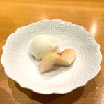 小判寿司 - 桃・ジャージー乳のシャーベット