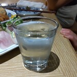 寿司トおでん にのや - 日本酒半合（90cc)はこのグラスで提供