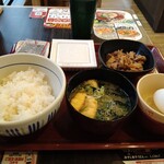 Nakau - 納豆朝食+牛小鉢500円税込ですってぇ〜♪到着