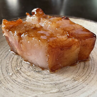 O2 - 焼立て焼豚 脂身の甘さは格別の旨さ