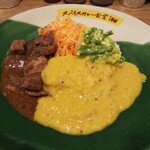 スパイスカレー食堂 - インゲン&パリップ&ポークの朝カレー