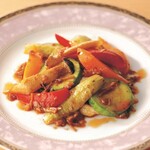 2 . 野菜ときのこのXO醤炒め