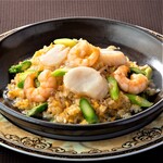2．海の幸のあんかけ土鍋焼き炒飯