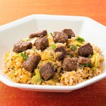 3．牛フィレ肉とレタスの炒飯