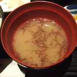 かわり鮨とうまい肴 鮨や一丁 - 味噌汁