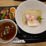 半蔵製麺 - あっさり醤油つけ麺+特製盛り(1,400円)