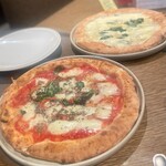PIZZERIA & BAR NOHGA - 『ピザ ロマーナ』
                        『ピザ レモン クアトロフォルマッジ』