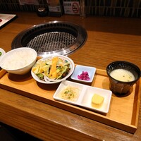 松庵 韓菜房 栄大津通店 - 