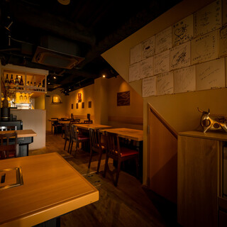 1F/テーブル席/全20席