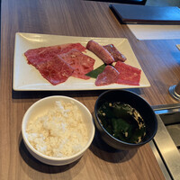 焼肉うしごろ 新宿三丁目店 - 