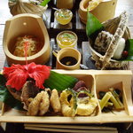 ふねっちゃーぬ家 - 名物の昔ごはん，船浮三昧．予約必須です．