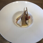 レストラン クルール - パイの内側には貴腐ワインのジュレが入ってました。レモンクリームもアクセントになっていて美味しかったです。